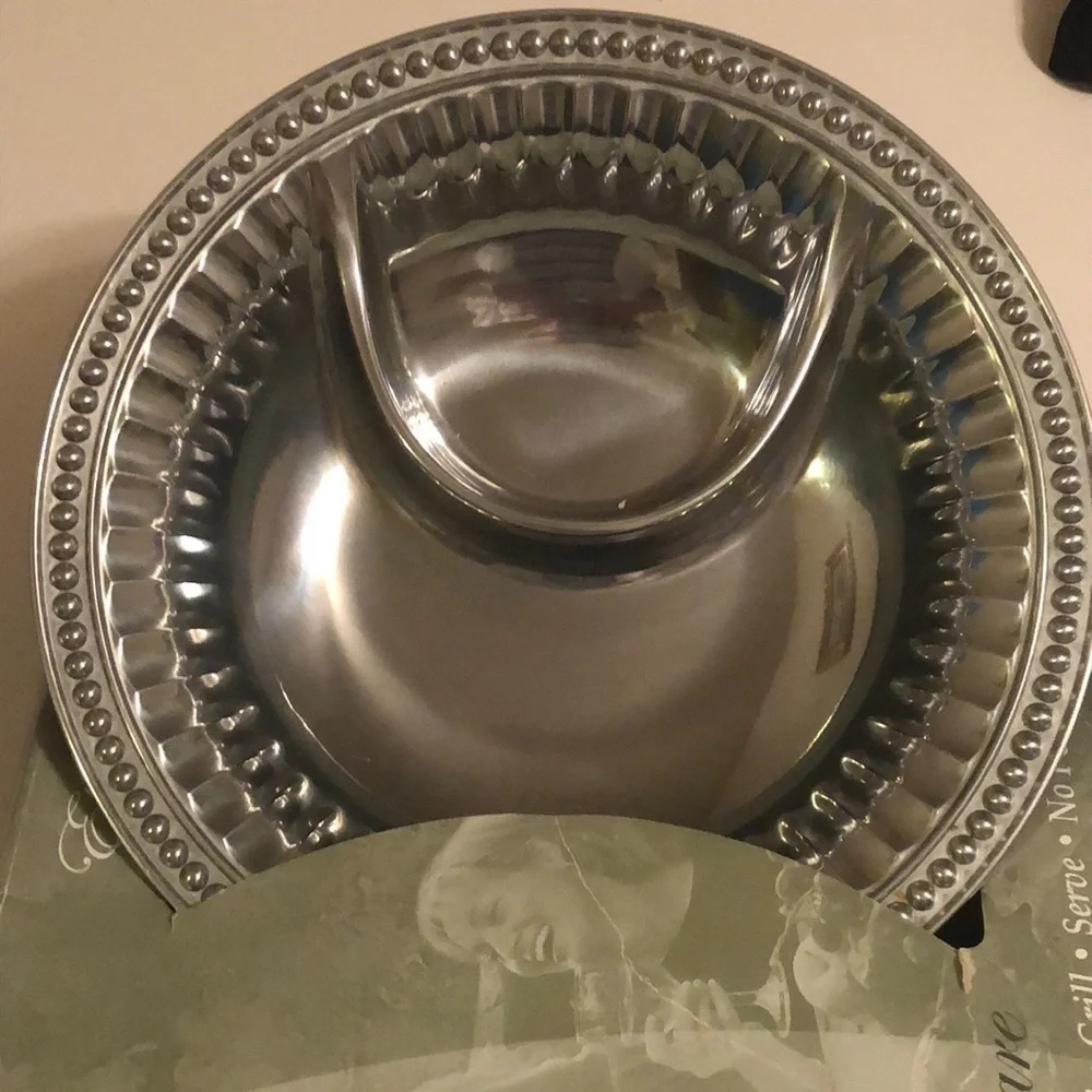 Wilton Armetale chip dip (new), flutes & pearls design